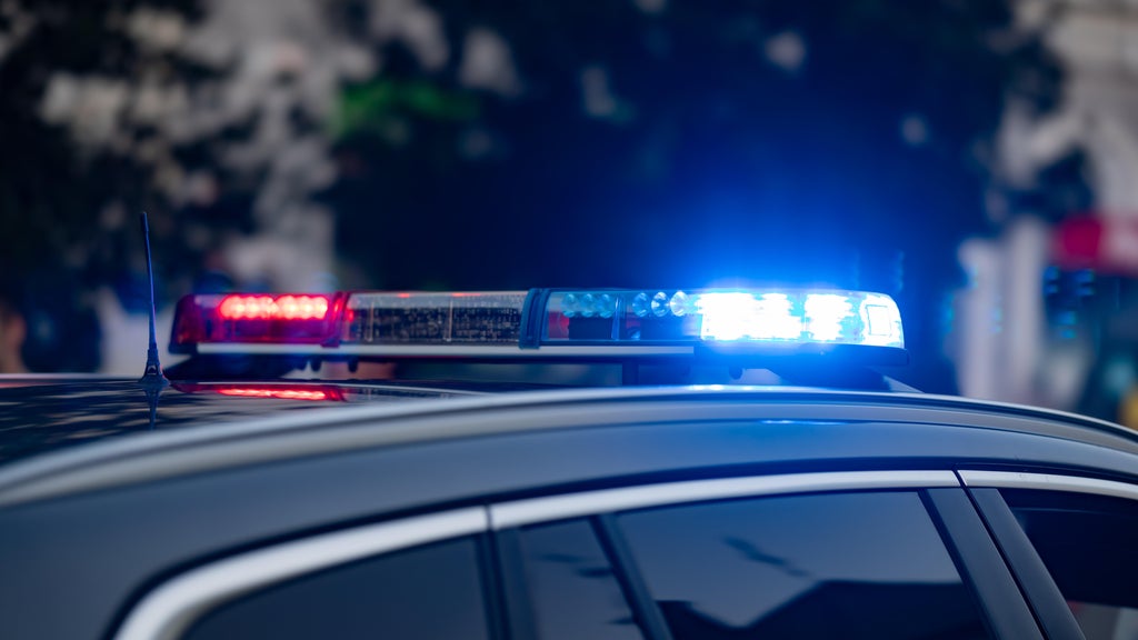 Shelter-in-place issued in Burnsville after shooting injures 1 — WCCO / CBS Minnesota, Wayzata Community news