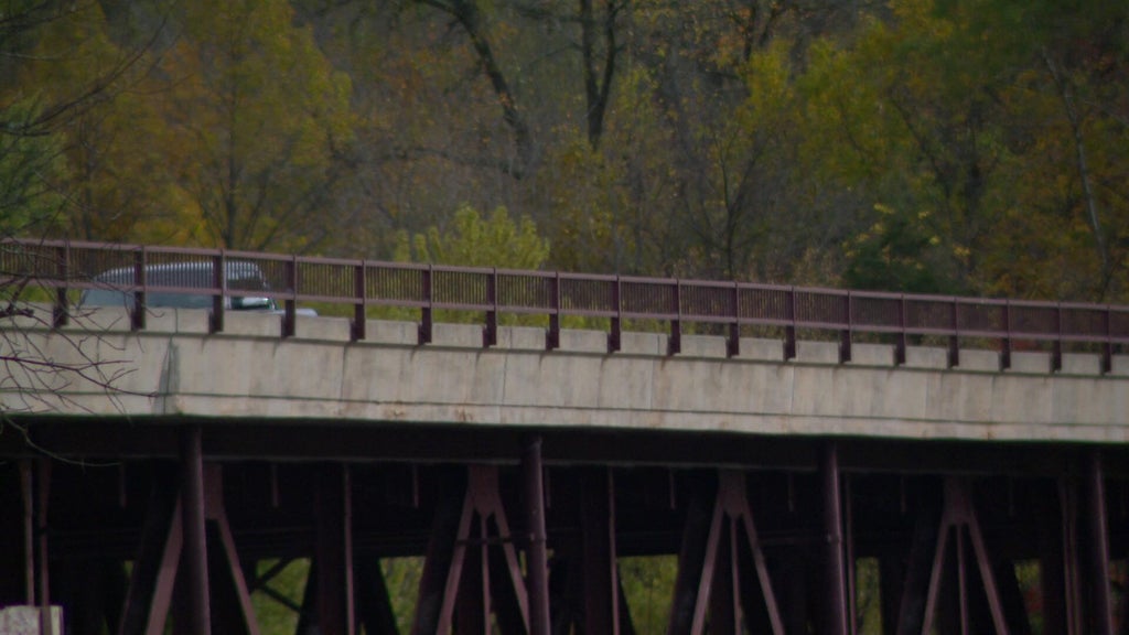 Businesses near Osceola brace as Highway 243 bridge set to close — WCCO / CBS Minnesota, Wayzata Business news