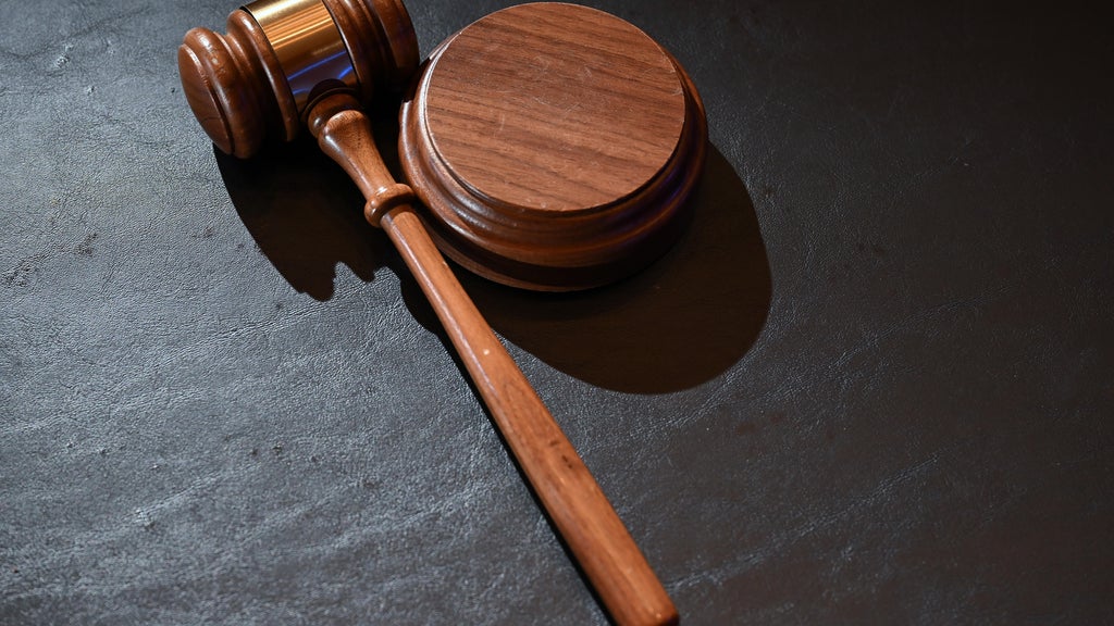 Man tried to pull woman out of her St. Paul apartment window, charges say — WCCO / CBS Minnesota, Wayzata Health news