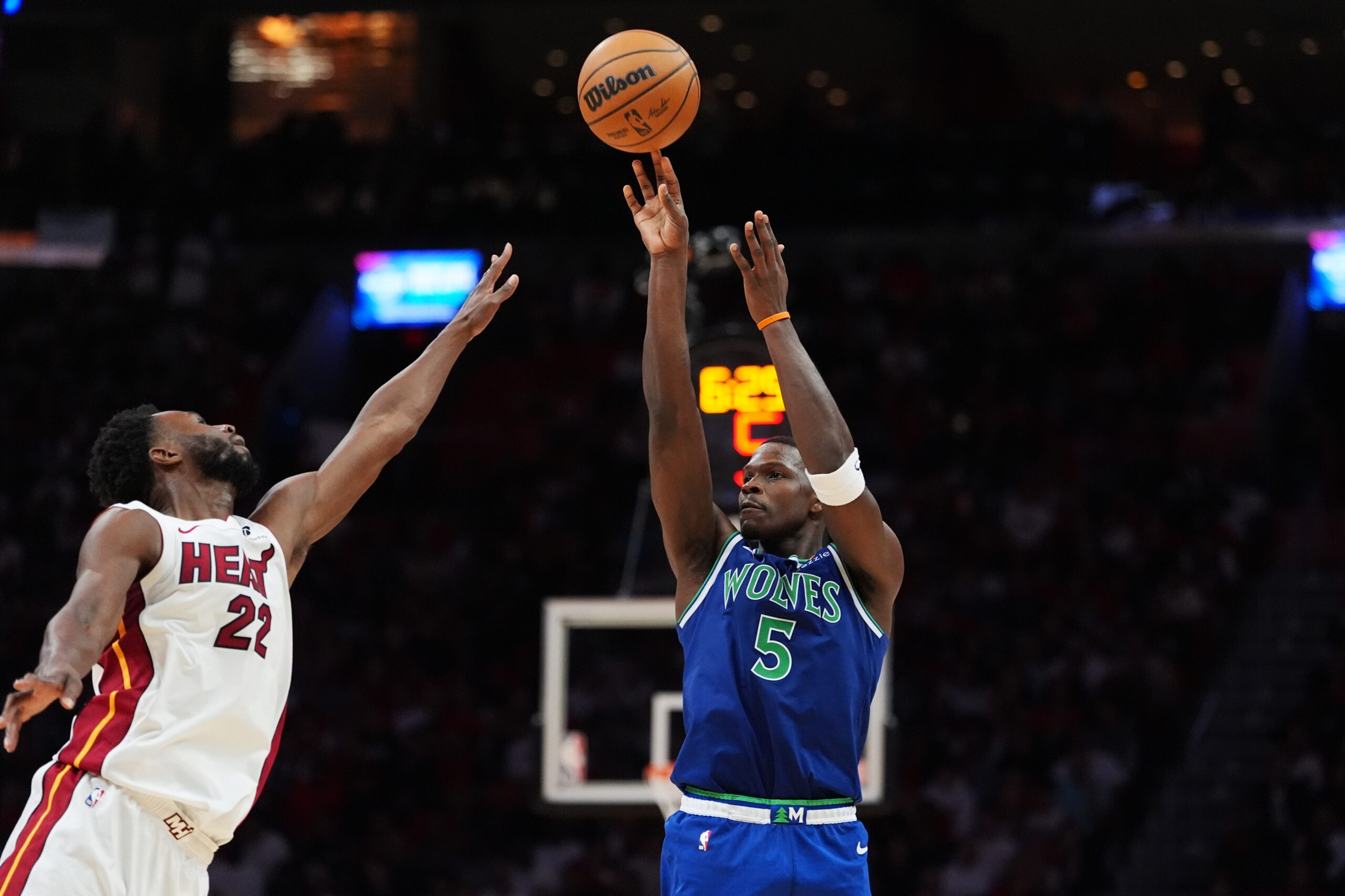 Anthony Edwards scores 45, Wolves roll past Heat 131-106 to spoil Giannis’ opener — KSTP 5