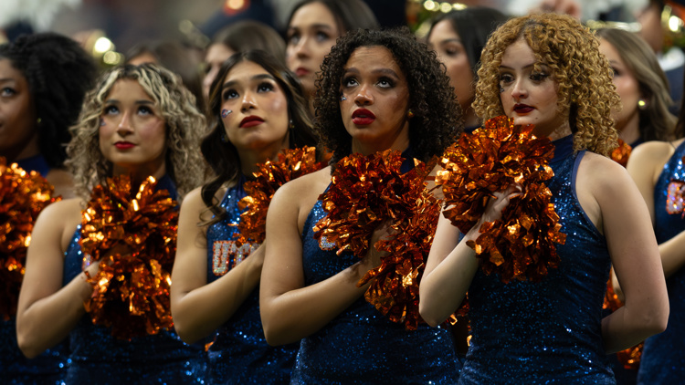 Here's what we know about the service member who fell at the UTSA football game — KHOU 11 (Houston), Wayzata Sports news