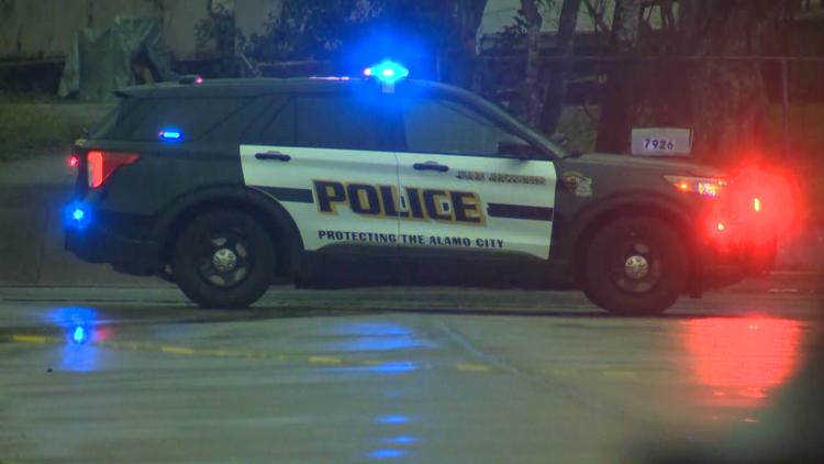 Driver arrested on DWI charge after running red light and crashing into car, police say — KENS 5 (San Antonio), Wayzata Health news